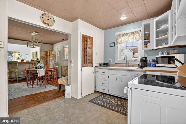 7363 ANDREWS LN, Chincoteague Island, VA 23336