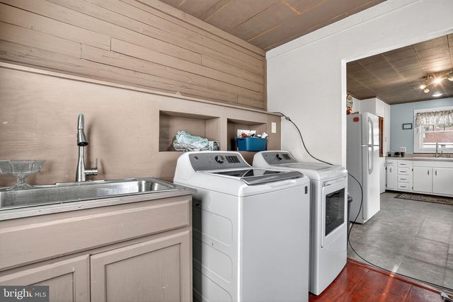 7363 ANDREWS LN, Chincoteague Island, VA 23336