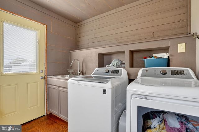 7363 ANDREWS LN, Chincoteague Island, VA 23336