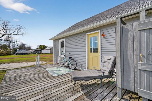 7363 ANDREWS LN, Chincoteague Island, VA 23336