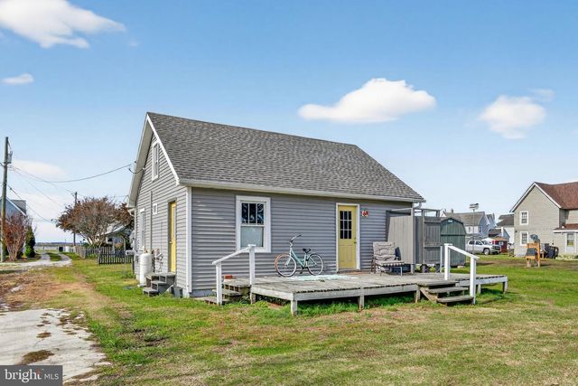 7363 ANDREWS LN, Chincoteague Island, VA 23336