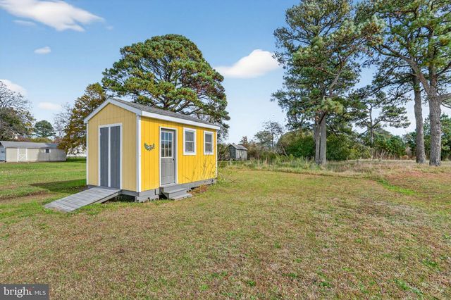 7363 ANDREWS LN, Chincoteague Island, VA 23336