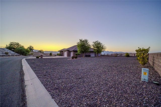 1805 Stovall Street, Bullhead City, AZ 86442