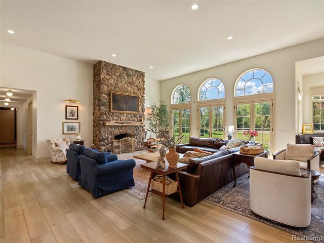 8799 S Rushton Road, South Lyon, MI 48178