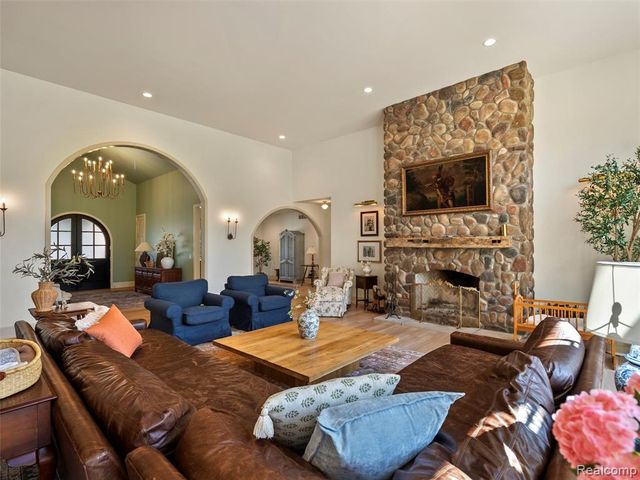 8799 S Rushton Road, South Lyon, MI 48178
