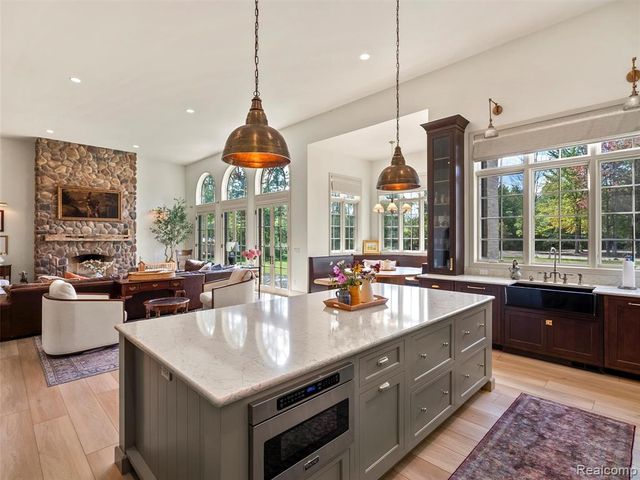 8799 S Rushton Road, South Lyon, MI 48178