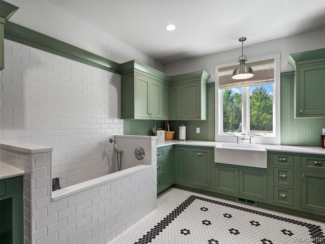8799 S Rushton Road, South Lyon, MI 48178