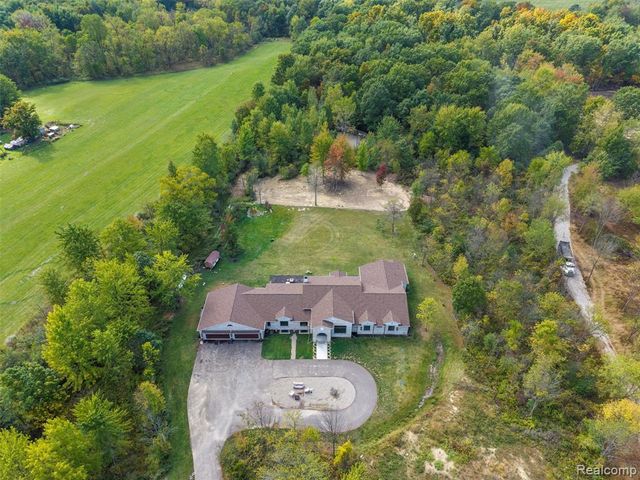 8799 S Rushton Road, South Lyon, MI 48178