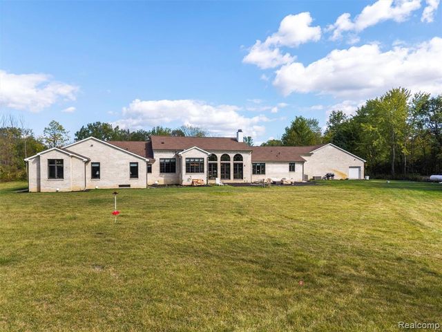8799 S Rushton Road, South Lyon, MI 48178