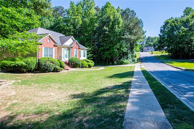 1294 Windsor Glen Drive, Douglasville, GA 30134