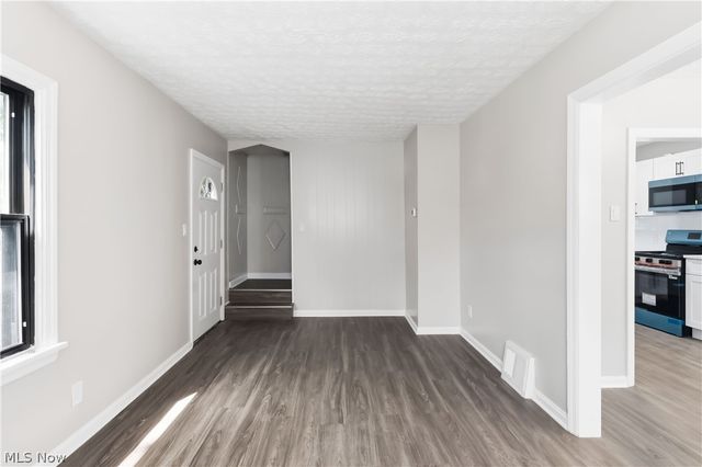 12904 Brookfield Avenue, Cleveland, OH 44135