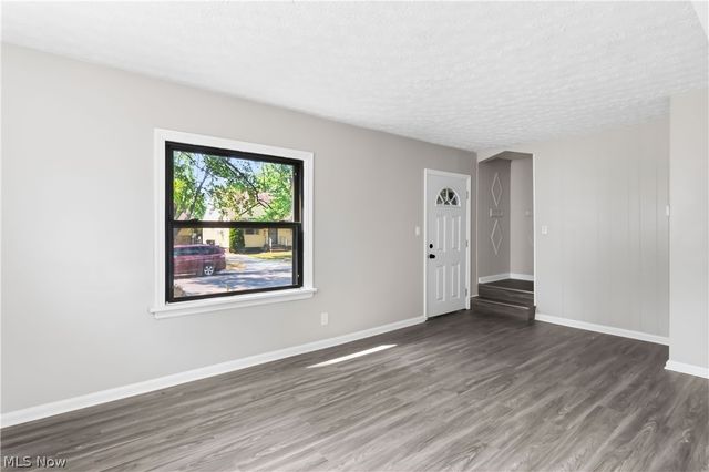 12904 Brookfield Avenue, Cleveland, OH 44135