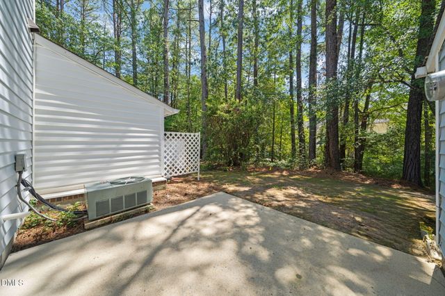 5551 Fieldcross Court, Raleigh, NC 27610