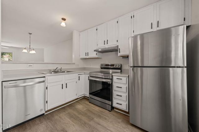 5551 Fieldcross Court, Raleigh, NC 27610