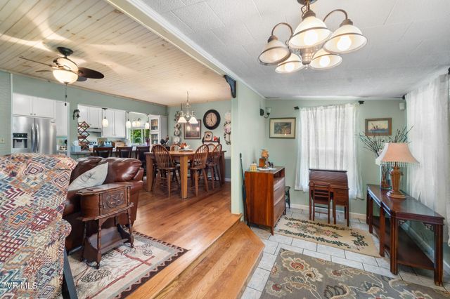 929 Noah Snyder Road, Mountain City, TN 37683