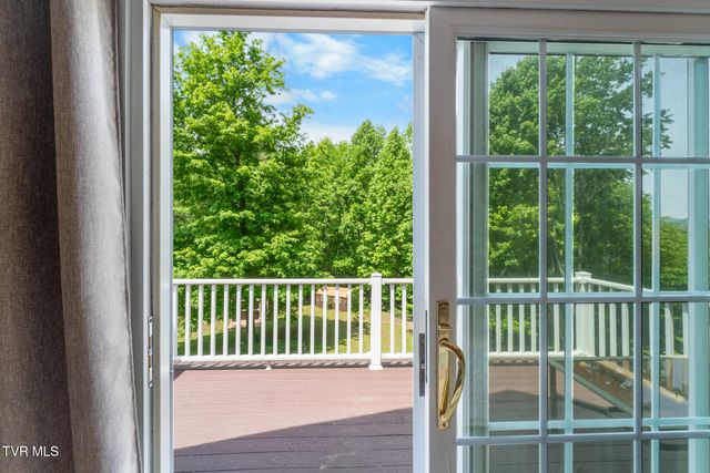 929 Noah Snyder Road, Mountain City, TN 37683