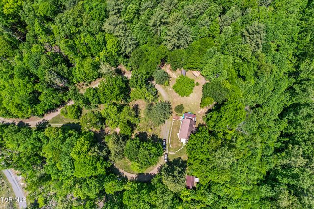929 Noah Snyder Road, Mountain City, TN 37683