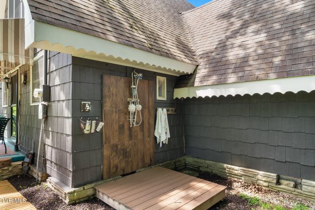 929 Noah Snyder Road, Mountain City, TN 37683