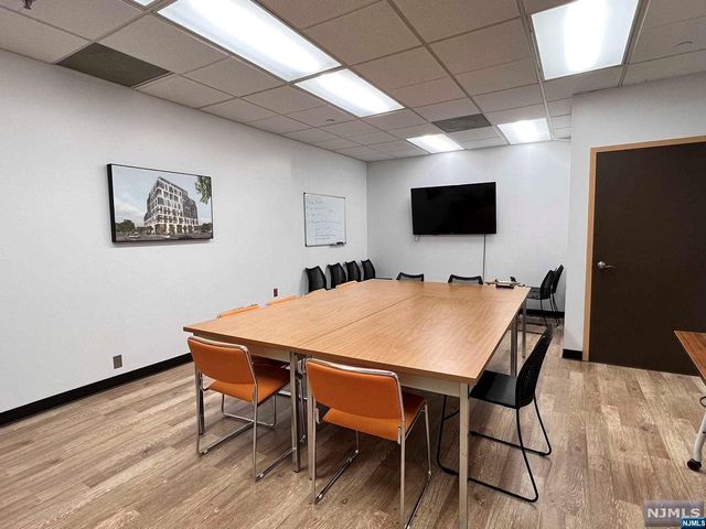 27 Bleeker Street 207, Millburn, NJ 07041