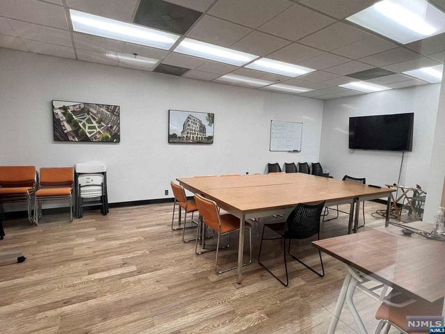 27 Bleeker Street 207, Millburn, NJ 07041