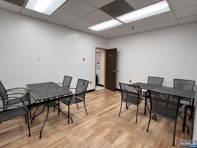 27 Bleeker Street 207, Millburn, NJ 07041