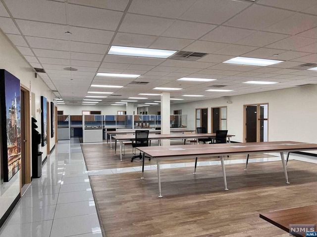 27 Bleeker Street 207, Millburn, NJ 07041