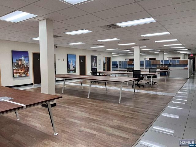 27 Bleeker Street 207, Millburn, NJ 07041