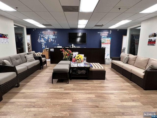 27 Bleeker Street 207, Millburn, NJ 07041