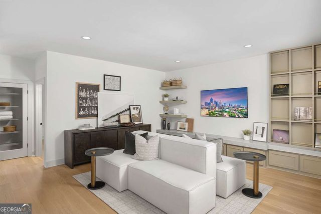 2248 Crestview Drive 33, Brookhaven, GA 30319