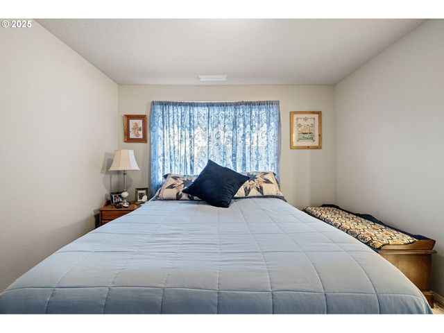 4278 TORRINGTON Ave, Eugene, OR 97404