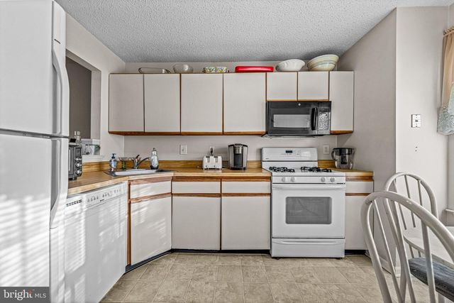 656 COVINGTON CT, Sewell, NJ 08080