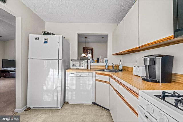 656 COVINGTON CT, Sewell, NJ 08080