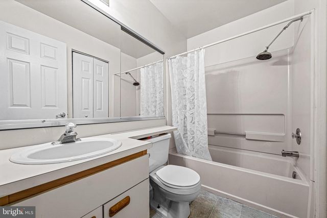 656 COVINGTON CT, Sewell, NJ 08080