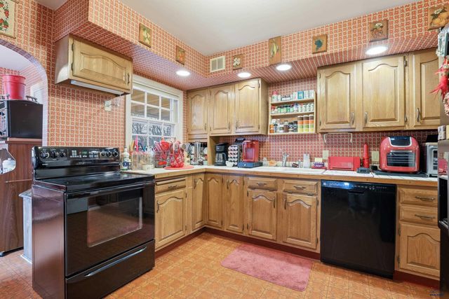 903 FULTON ST, Rapid City, SD 57701