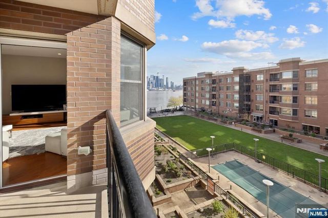 20 Ave At Port Imperial 429, West New York, NJ 07093