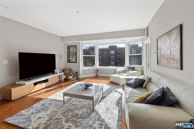 20 Ave At Port Imperial 429, West New York, NJ 07093