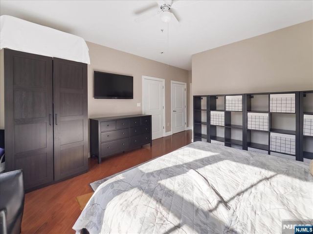 20 Ave At Port Imperial 429, West New York, NJ 07093