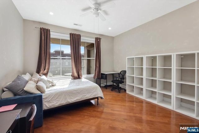 20 Ave At Port Imperial 429, West New York, NJ 07093