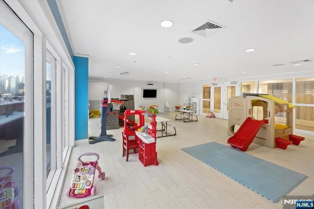 20 Ave At Port Imperial 429, West New York, NJ 07093