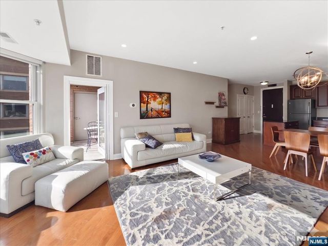 20 Ave At Port Imperial 429, West New York, NJ 07093