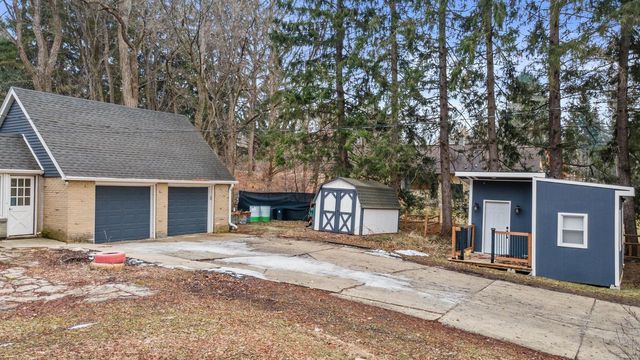 W204N6938 Lannon ROAD, Menomonee Falls, WI 53051