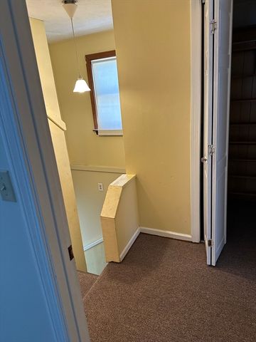 22 Roundy St 2, Beverly, MA 01915