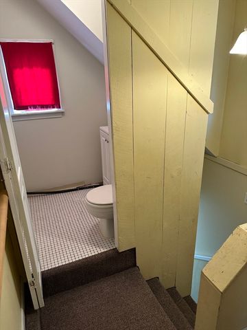 22 Roundy St 2, Beverly, MA 01915