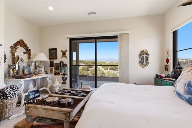 12C Camino Barranca C, Santa Fe, NM 87507