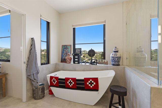 12C Camino Barranca C, Santa Fe, NM 87507