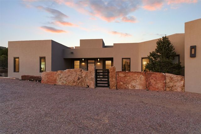12C Camino Barranca C, Santa Fe, NM 87507