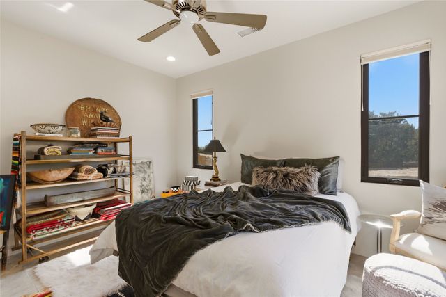 12C Camino Barranca C, Santa Fe, NM 87507