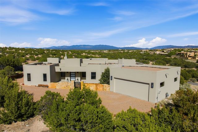 12C Camino Barranca C, Santa Fe, NM 87507