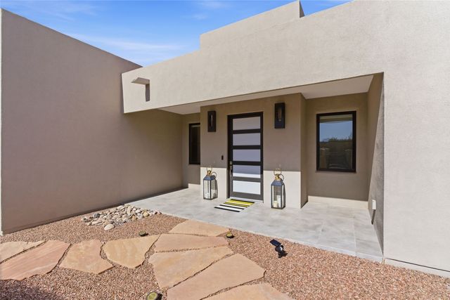 12C Camino Barranca C, Santa Fe, NM 87507