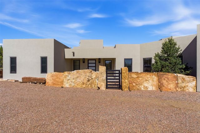 12C Camino Barranca C, Santa Fe, NM 87507